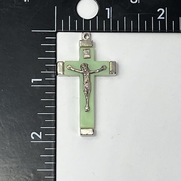 Glow In The Dark Crucifix Pendant Green Vtg 2" Jesus INRI Cross Jerusalem - Picture 3 of 5